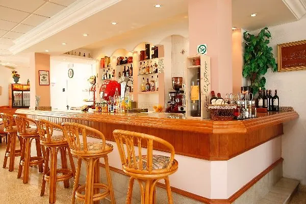 Best Western Hotel Plaza Santa Ponsa (Adults Only) Майорка